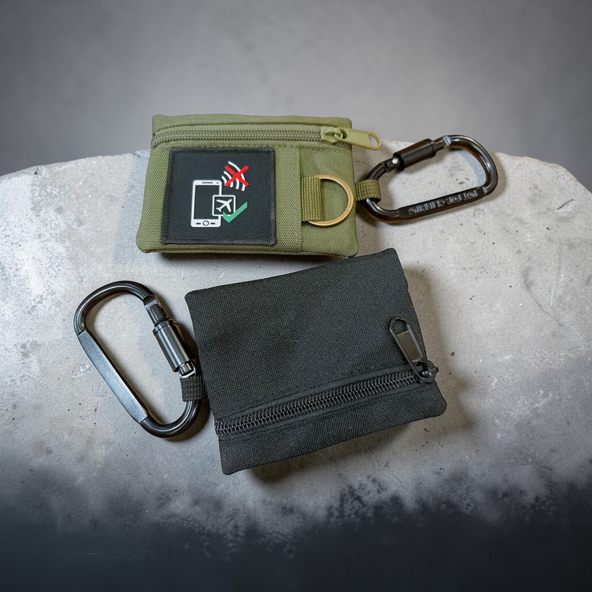 Multi-functional Small Pouch多功能細袋仔 (含扣子，❌注意扣子不是爬山專用款）Multi-functional Small Pouch (includes a clip ❌ Please note: the clip is not the climbing/carabiner type)