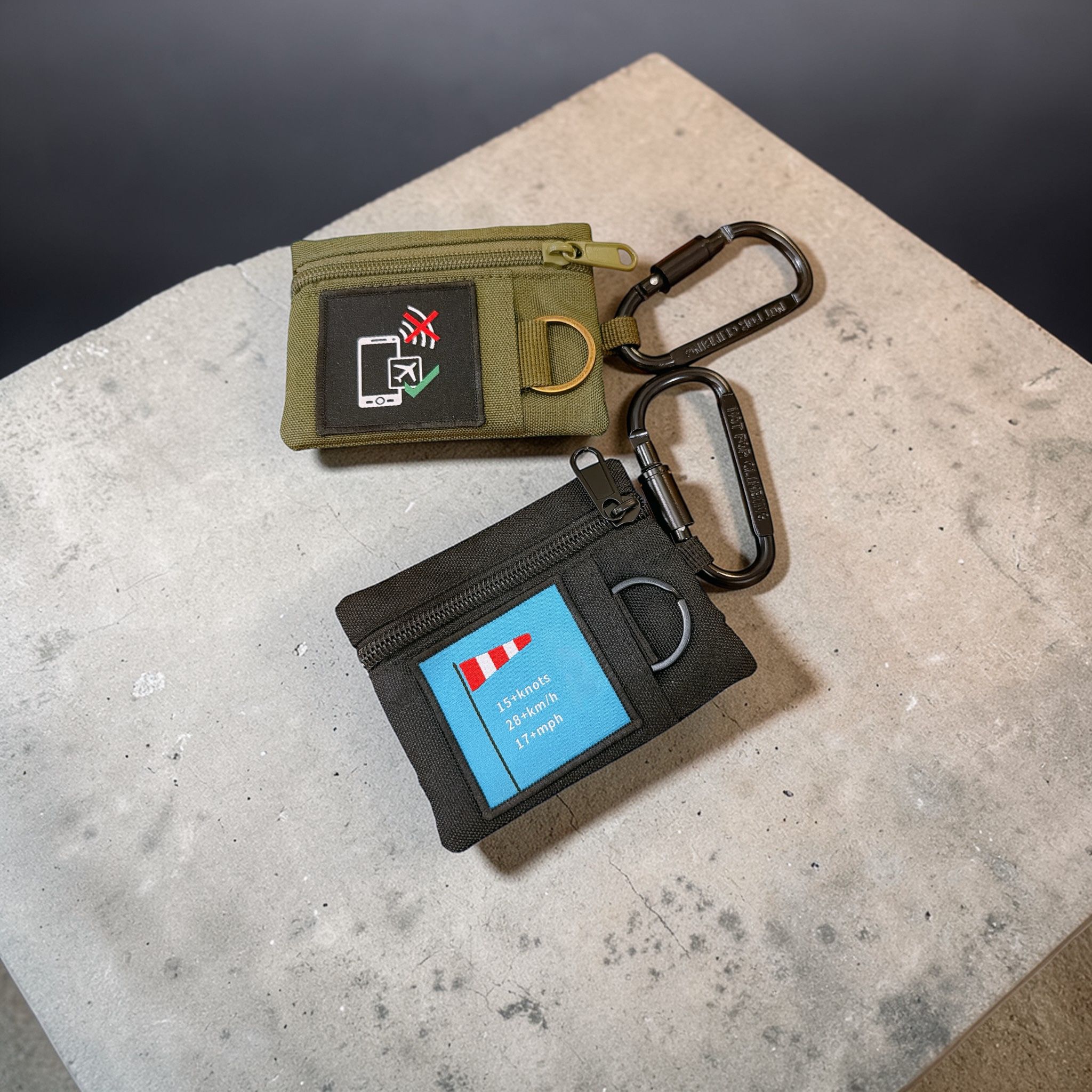 Multi-functional Small Pouch多功能細袋仔 (含扣子，❌注意扣子不是爬山專用款）Multi-functional Small Pouch (includes a clip ❌ Please note: the clip is not the climbing/carabiner type)