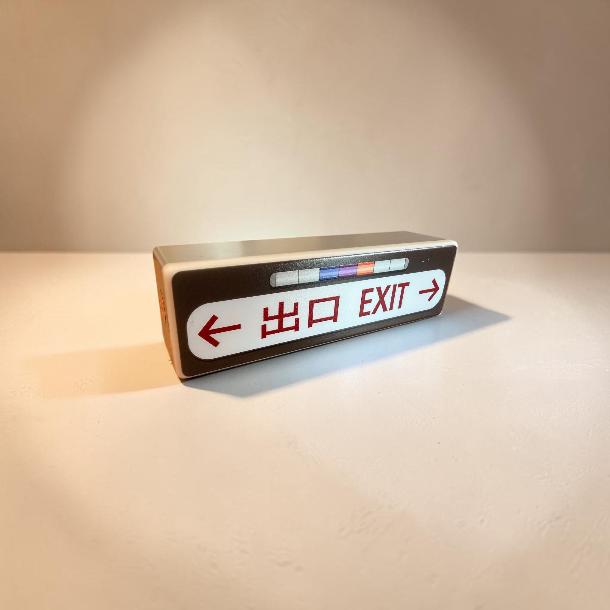 Boeing Emergency Exit Desk Lamp (Dimmable + 3 Lighting Modes)波音緊急出口擺設燈（可調校光暗 + 三種燈光模式）