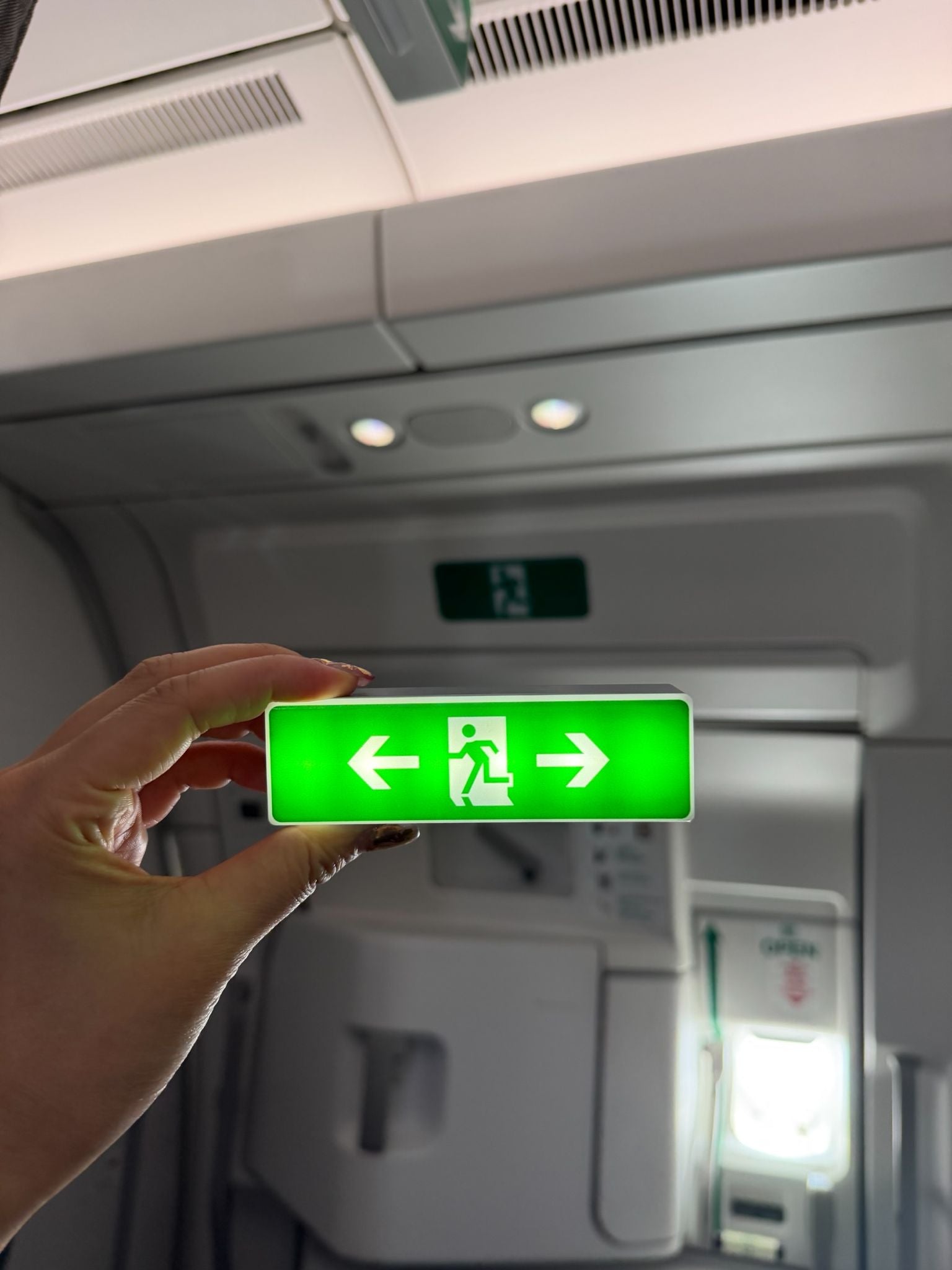 A350 Exit Light 緊急出口擺設燈